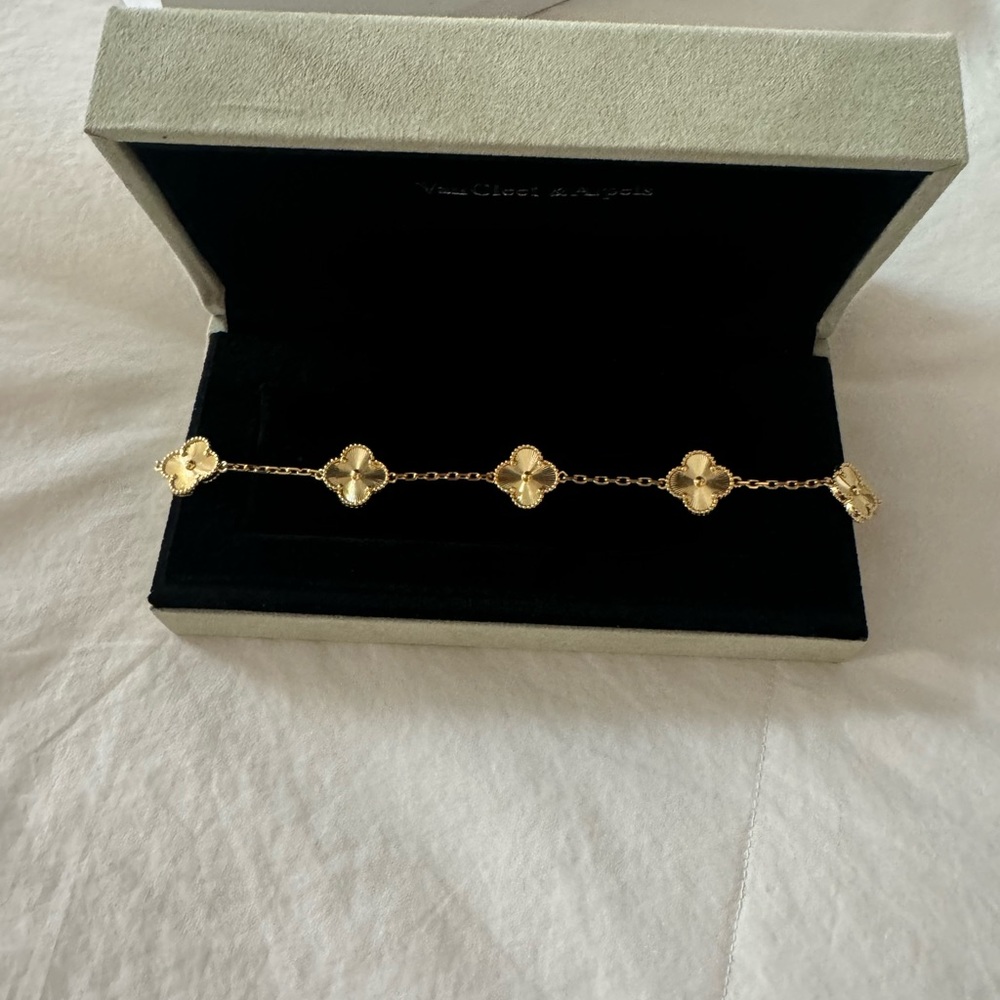 Van Cleef style bracelet